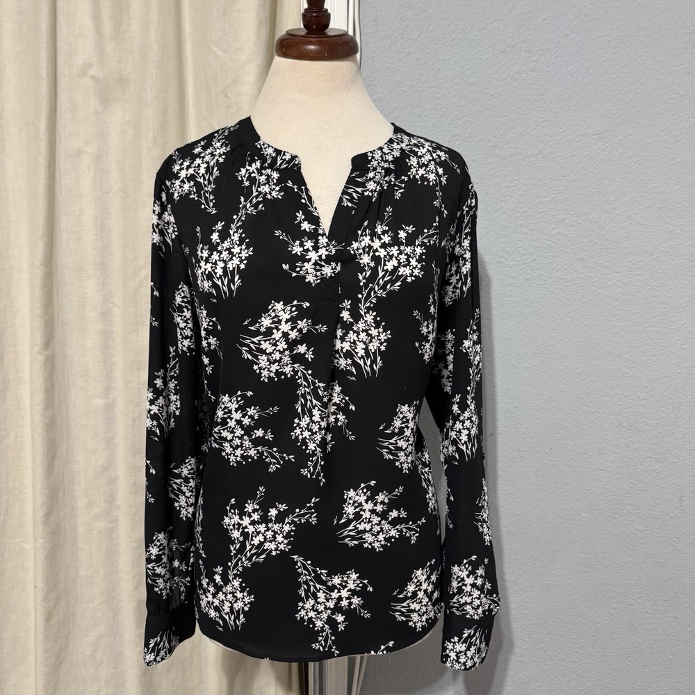 Simply Vera Wang Blouse Black Women Roll Tab Popover Sleeve Chiffon‎ Floral L